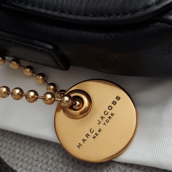 Marc Jacob's Recruit Crossbody black leather clutch purse / shoulder bag - Picture 2 of 9